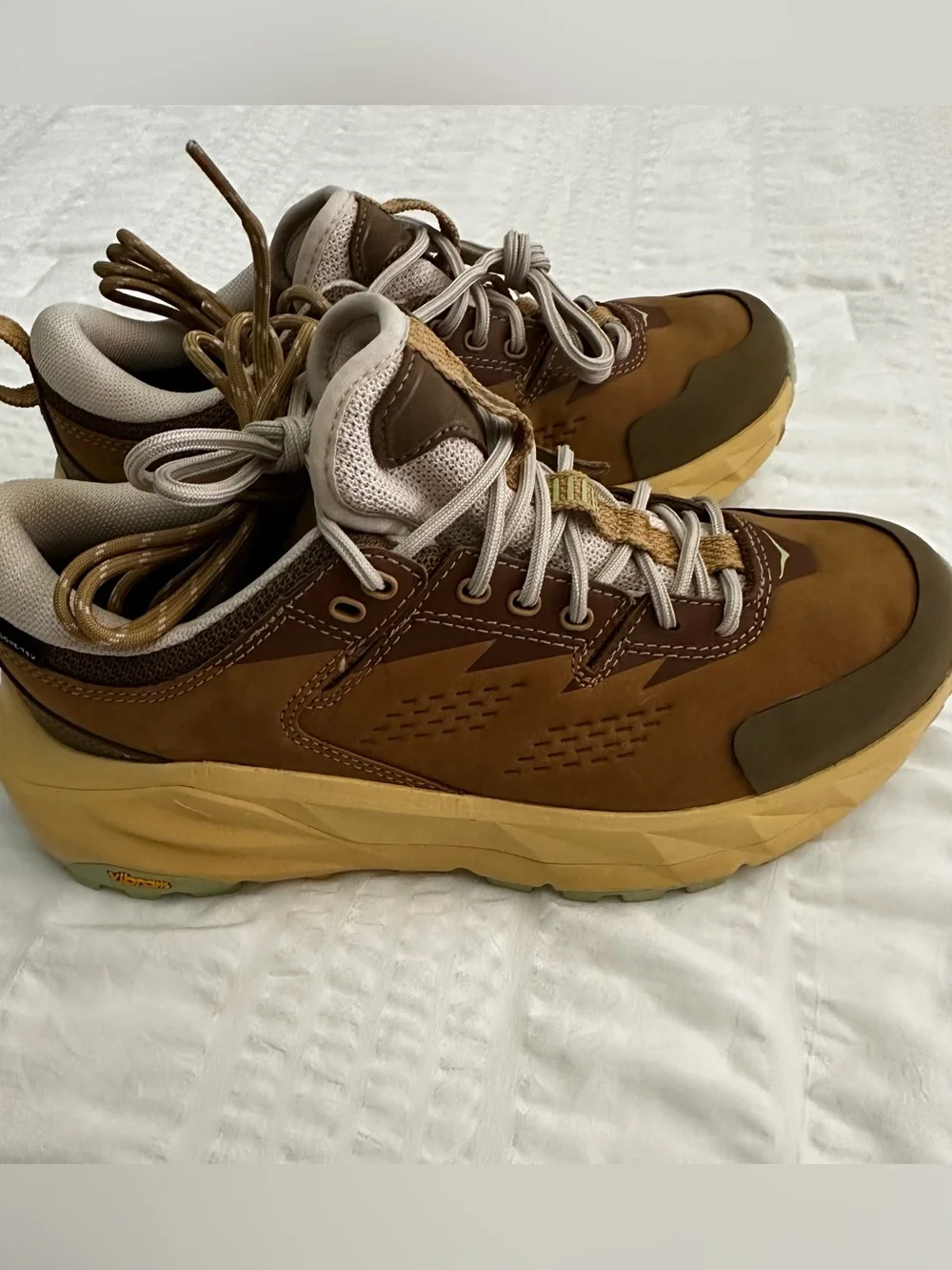 Hoka One Kaha Low GTX Hiking Sneakers in Brown and Cream Unisex Men’s 6 or W7